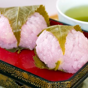 桜もちと緑茶