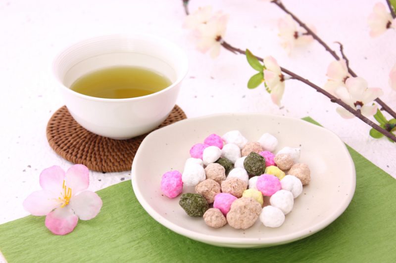 ひなあられとお茶